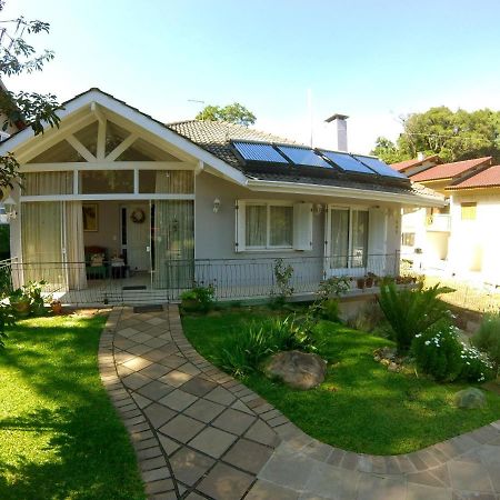 Pousada Ipe Amarelo E Quinta Dos Medeiros Bed & Breakfast Gramado Ngoại thất bức ảnh