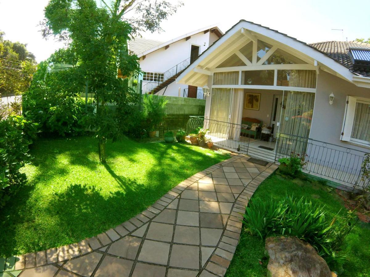 Pousada Ipe Amarelo E Quinta Dos Medeiros Bed & Breakfast Gramado Ngoại thất bức ảnh