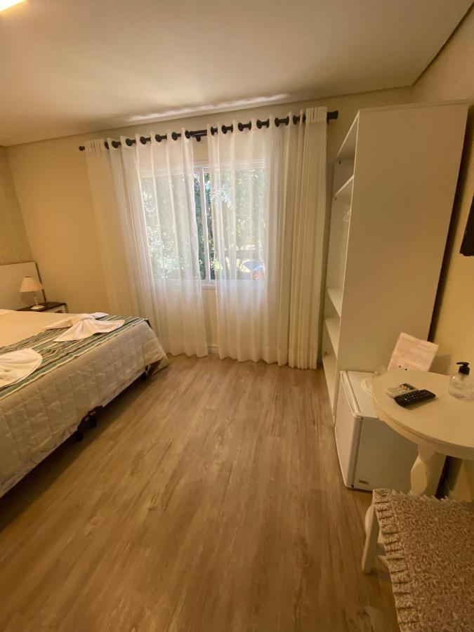 Pousada Ipe Amarelo E Quinta Dos Medeiros Bed & Breakfast Gramado Ngoại thất bức ảnh