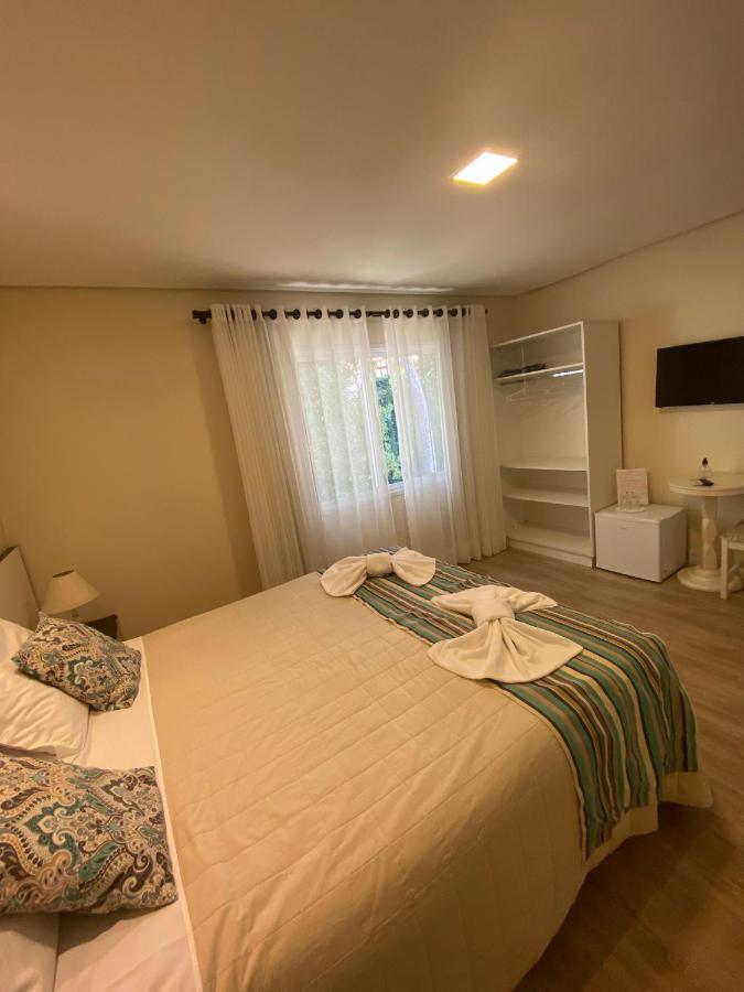 Pousada Ipe Amarelo E Quinta Dos Medeiros Bed & Breakfast Gramado Ngoại thất bức ảnh